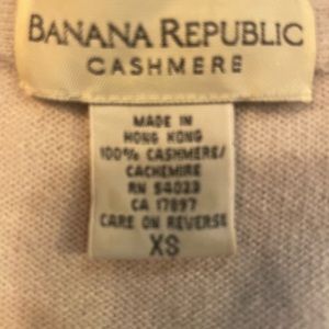 Banana Republic beautiful, oatmeal, cream short sleeved sweater.